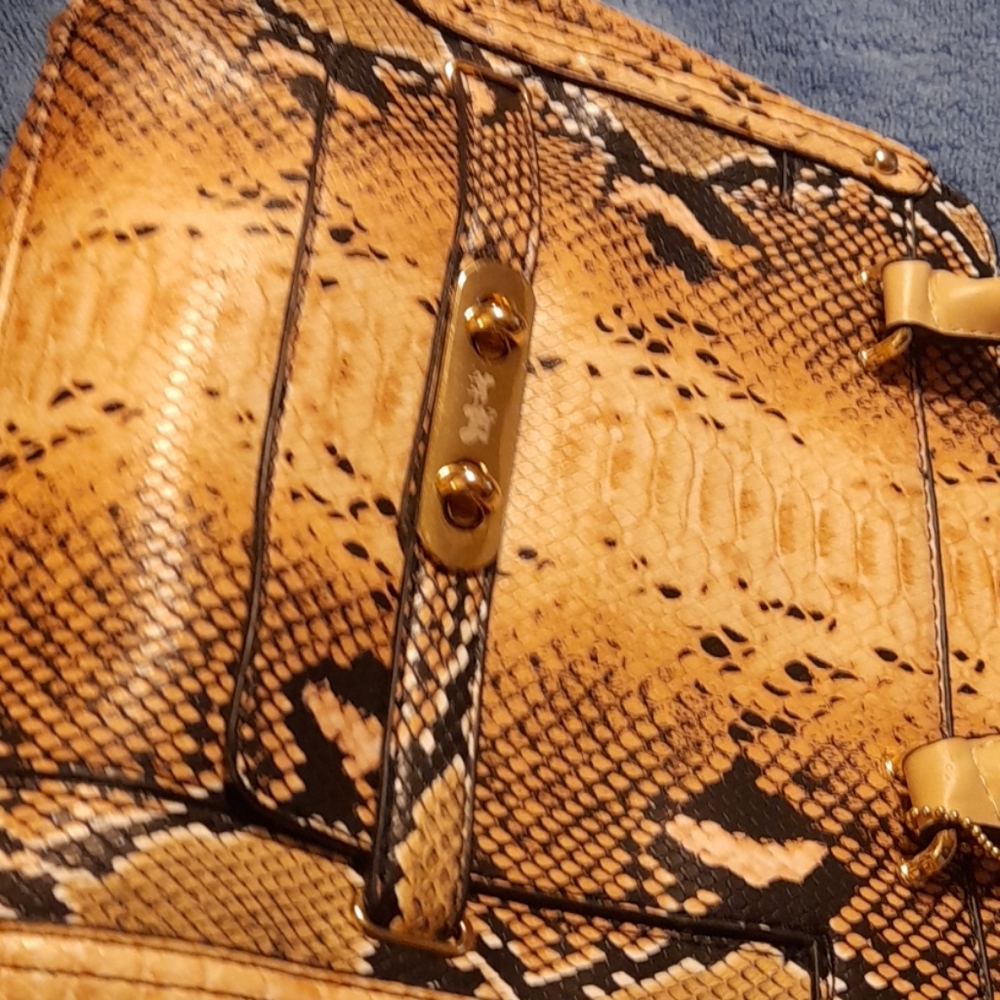 Coach Handbag - Picture 6 of 8